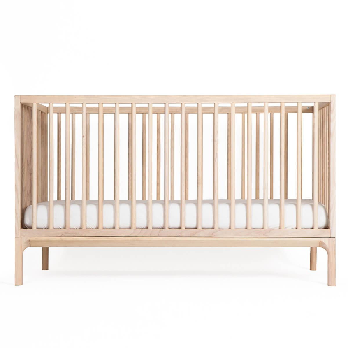 Baby bed KERA in ash with Round top and angled Bevel legs