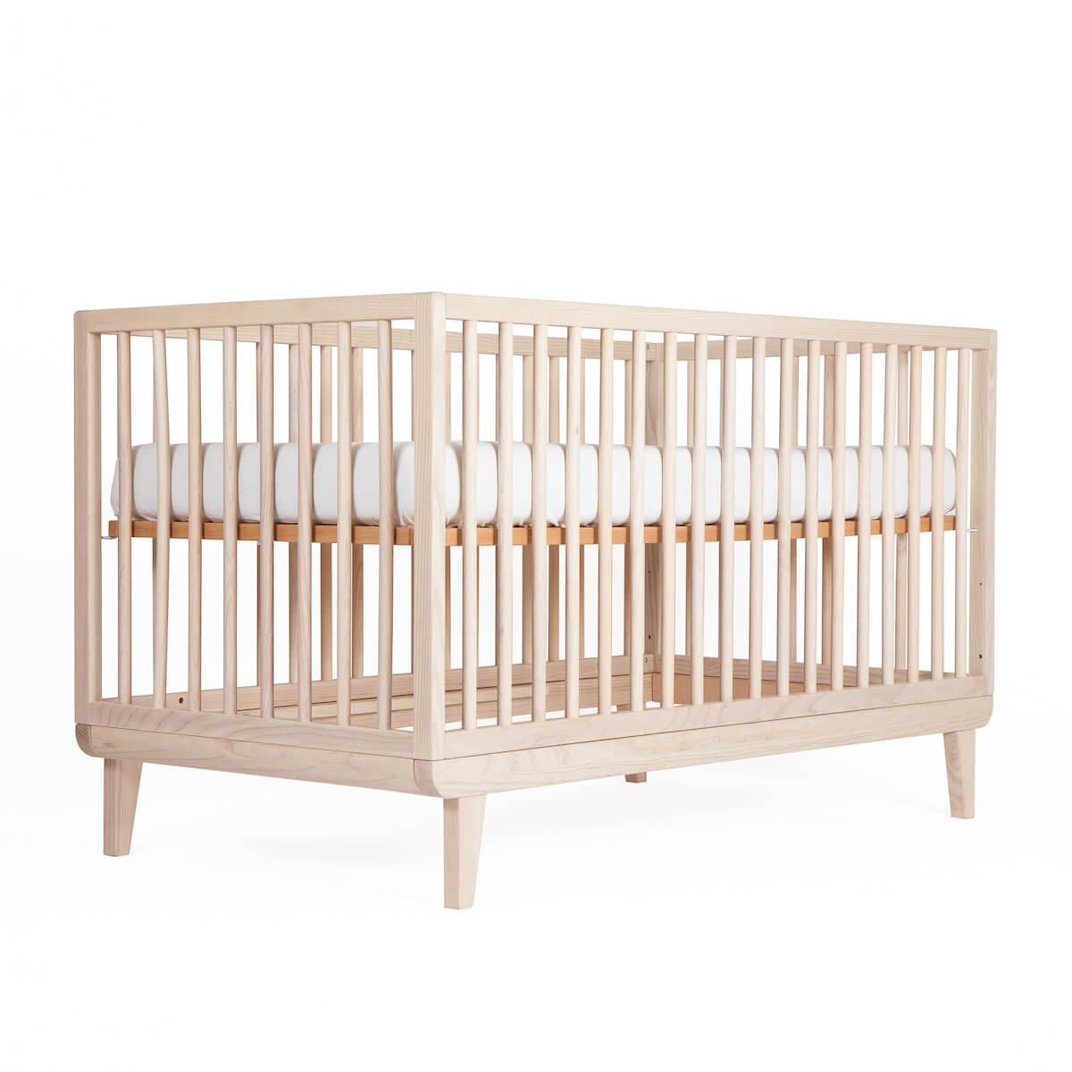 Baby bed KERA in ash with Round top and Retro legs
