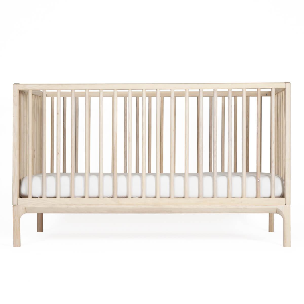 Baby bed KERA in ash with Straight top and angled Bevel legs
