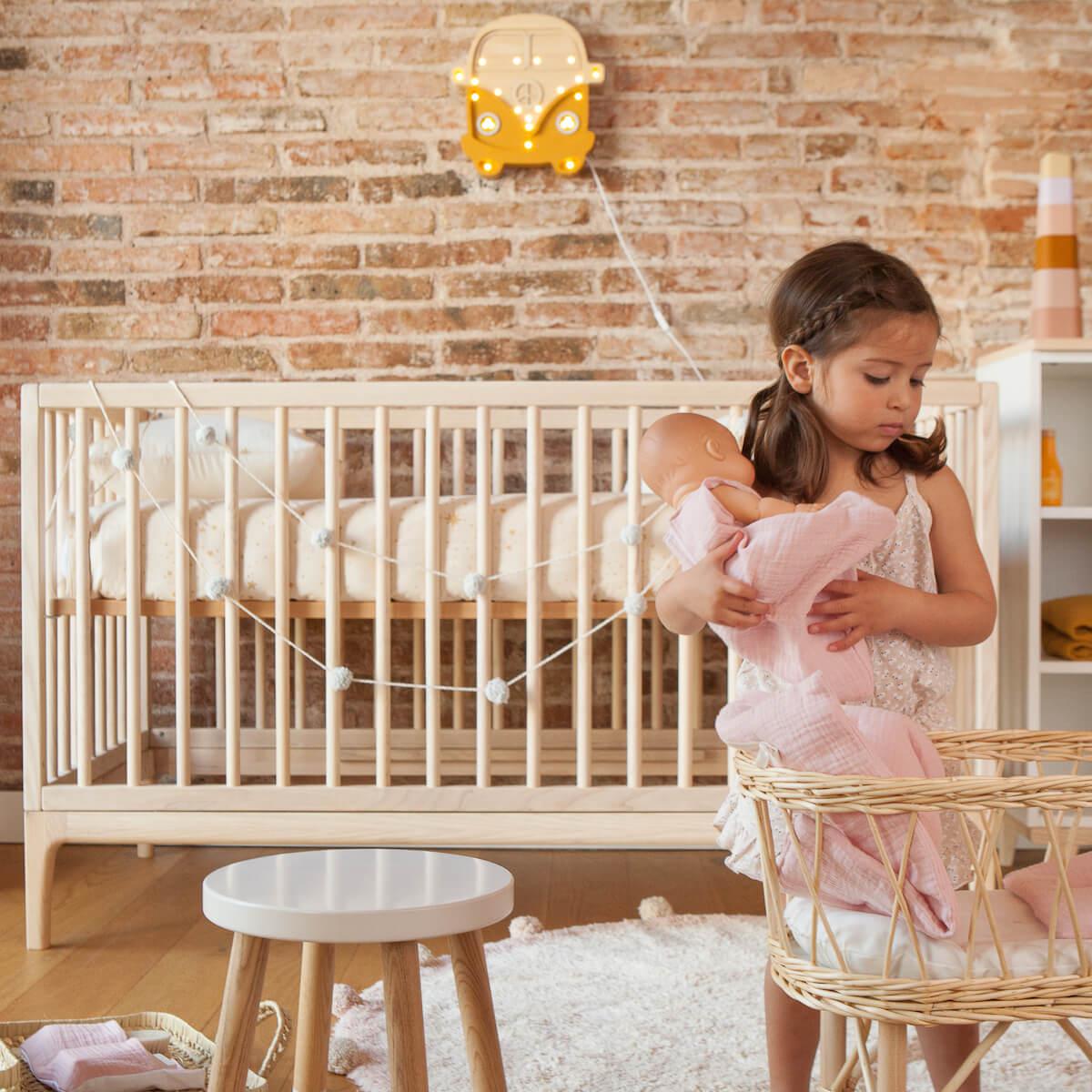 Baby bed KERA in ash with Straight top and Curve legs
