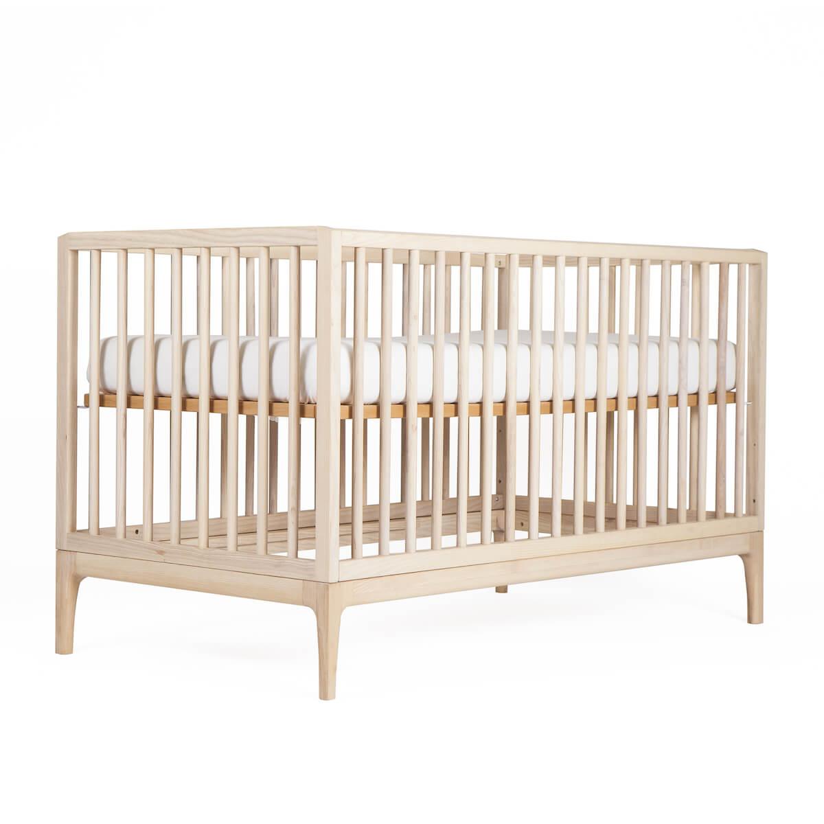 Baby bed KERA in ash with Straight top and Curve legs
