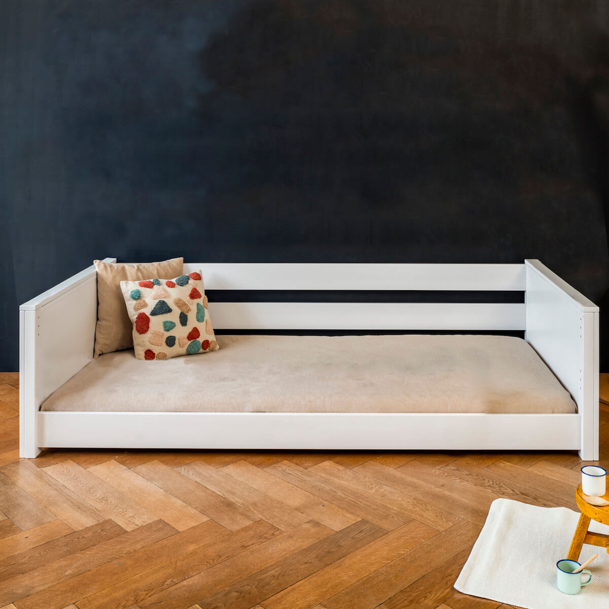 Bed floor-level Montessori 90x200cm KASVA beech white lacquered