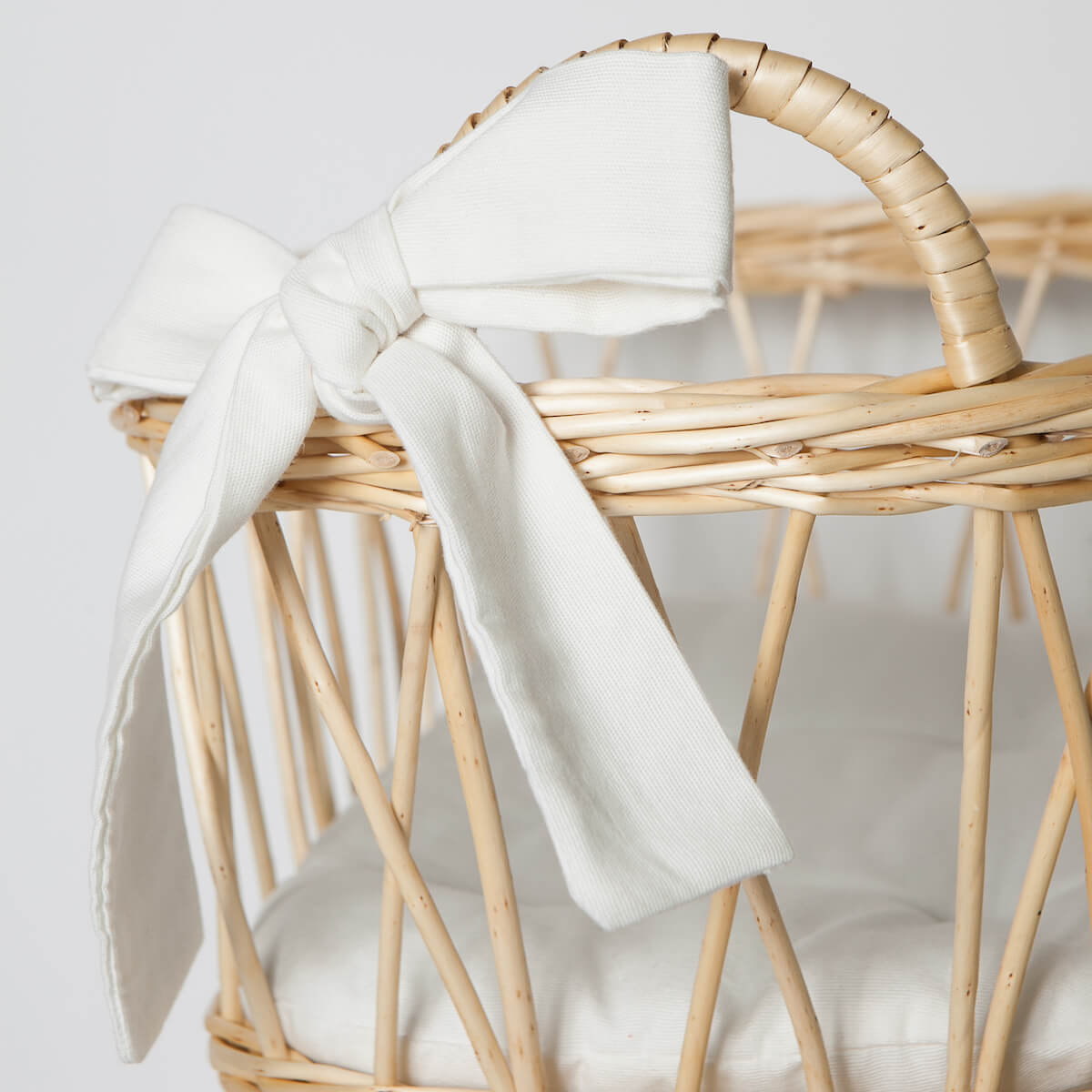 Berceau poupée en osier