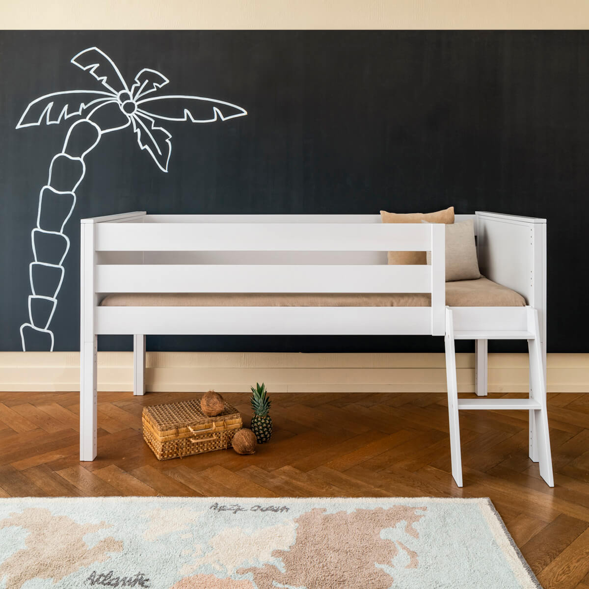 Cama media alta 90x200cm escalera inclinada KASVA haya lacado blanco