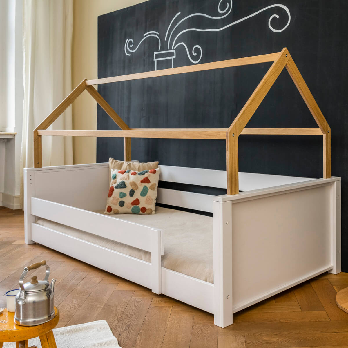 Cama montessori-barrera simple-techo casa KASVA haya lacado blanco-contrachapado roble