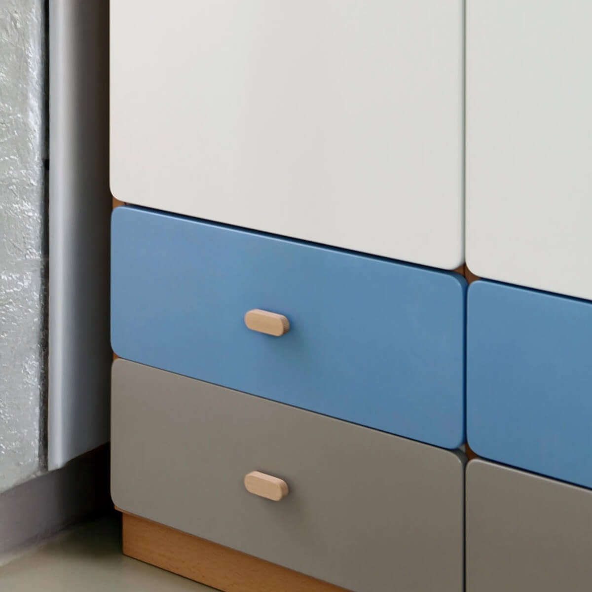 Commode 3 portes 93x78cm DESTYLE de Breuyn naturel blue