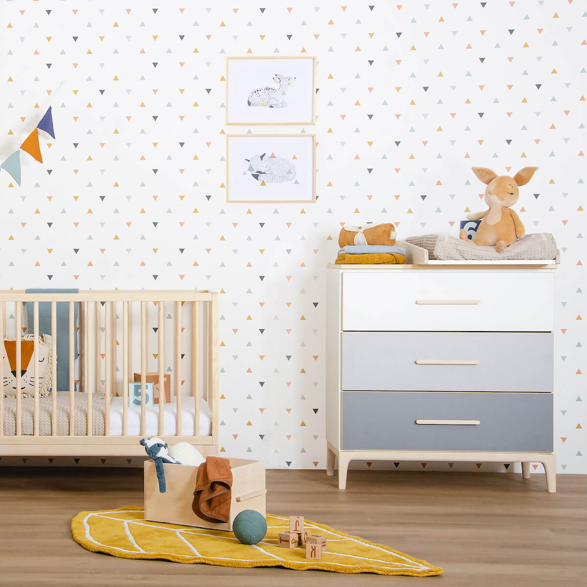 Kommode 3 Schubladen NADO Curve Esche sky blue