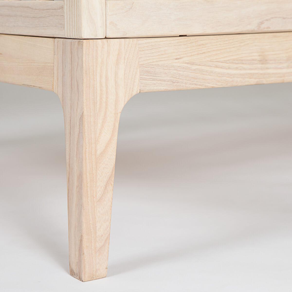 Lit bébé KERA en frêne avec top Round-pieds Pure