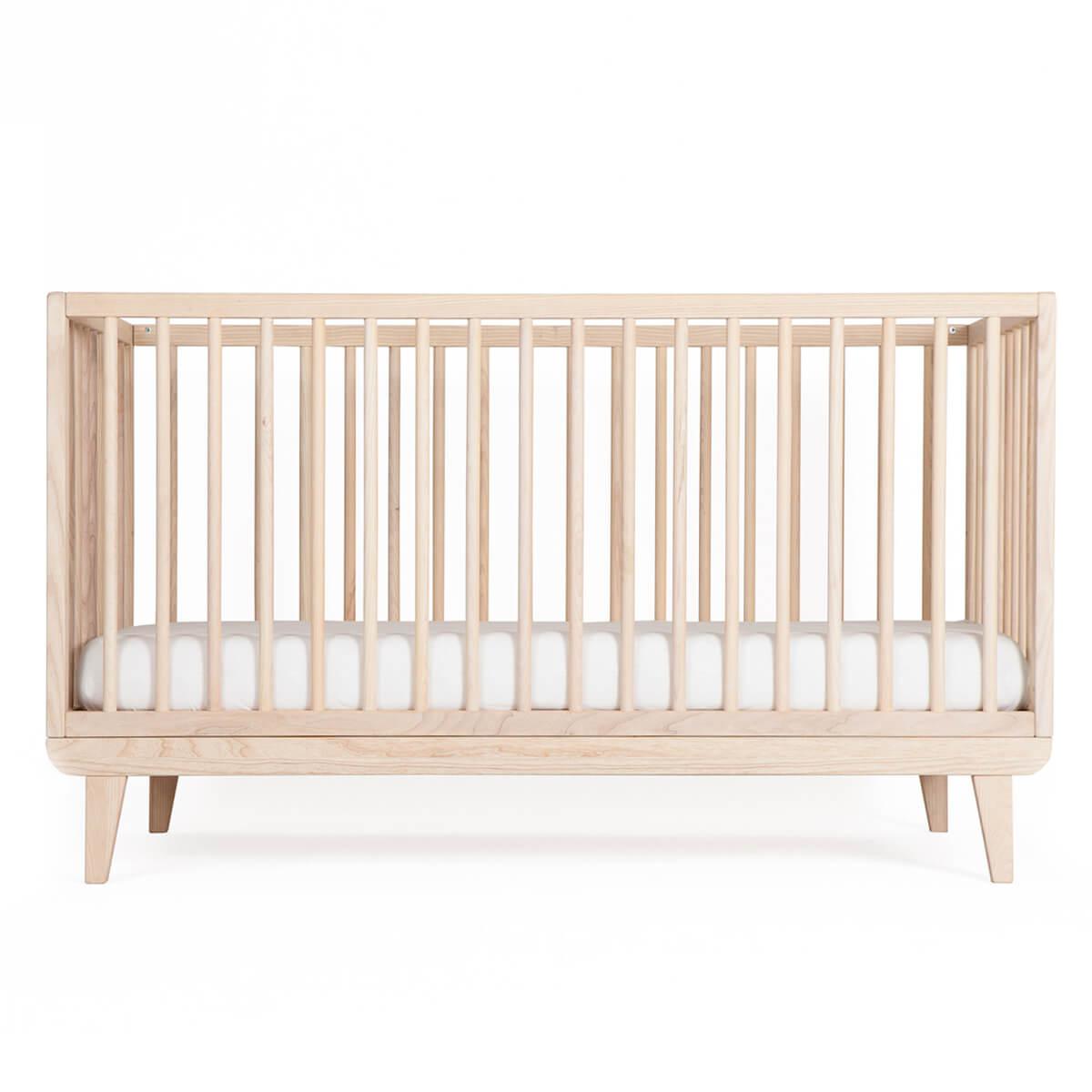 Lit bébé KERA en frêne avec top Round-pieds Retro