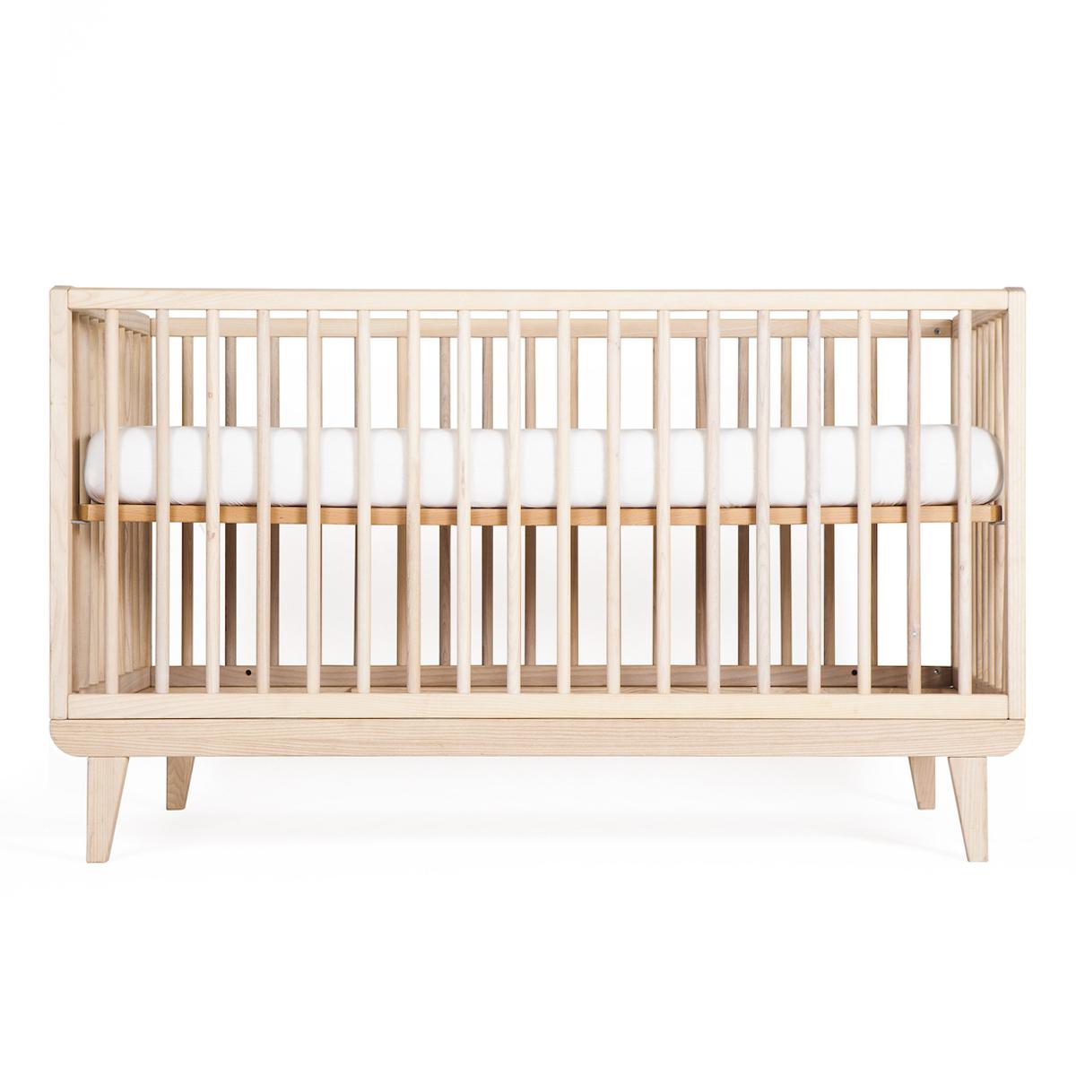 Lit bébé KERA en frêne avec top Straight-pieds Retro