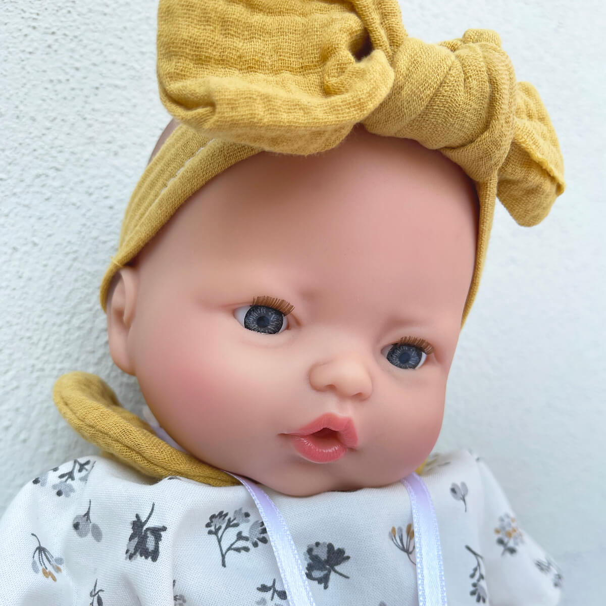 Poupée 36 cm Maria FLOWERS blanc